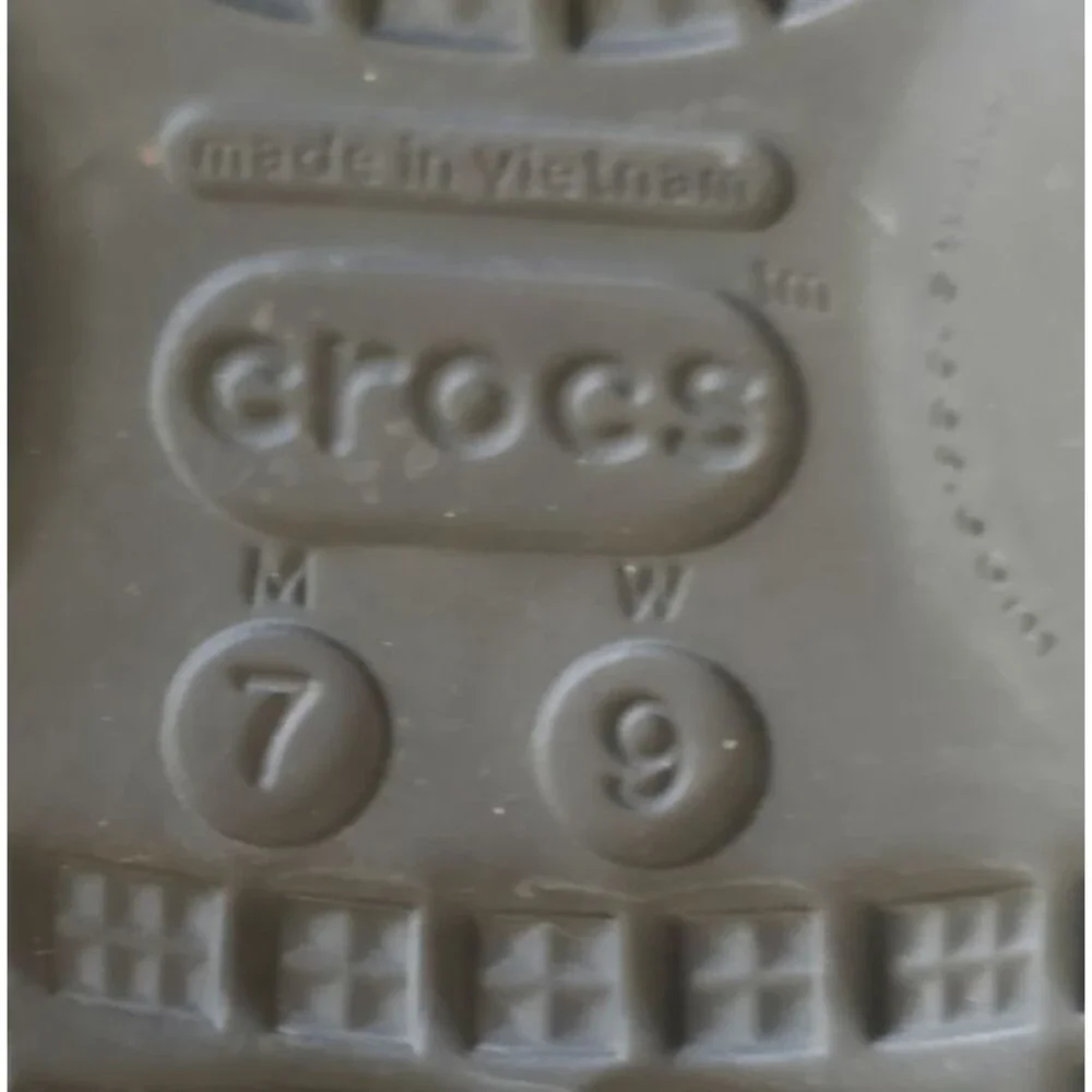 Disney Parks 2023 Glow Halloween Mickey Mouse Pumpkin Adult Clogs Crocs M7/W 9